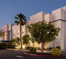 Hampton Inn & Suites Lathrop Exterior