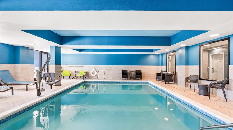 Hampton Inn & Suites Lathrop Pool