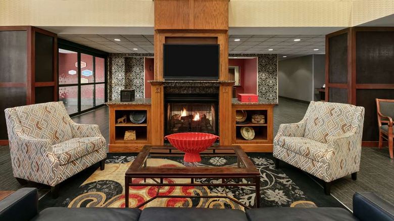 <b>Hampton Inn & Suites Lawton Lobby</b>. Images powered by <a href="https://iceportal.shijigroup.com/" title="IcePortal" target="_blank">IcePortal</a>.