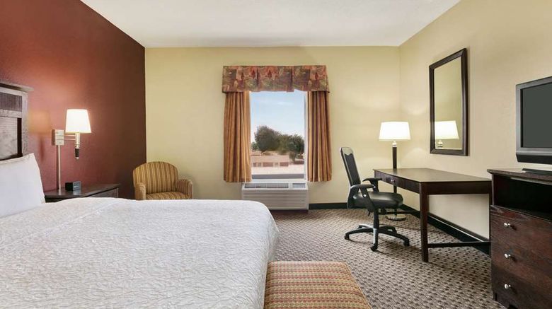 <b>Hampton Inn & Suites Lawton Room</b>. Images powered by <a href="https://iceportal.shijigroup.com/" title="IcePortal" target="_blank">IcePortal</a>.