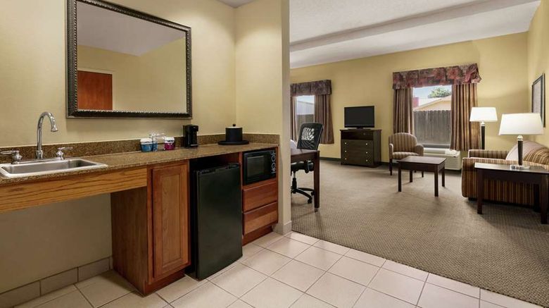 <b>Hampton Inn & Suites Lawton Other</b>. Images powered by <a href="https://iceportal.shijigroup.com/" title="IcePortal" target="_blank">IcePortal</a>.
