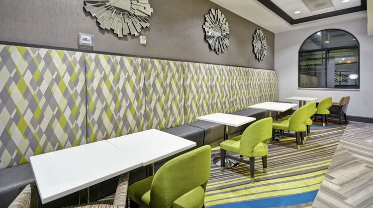 Hampton Inn & Suites LAX Burbank Arpt Restaurant