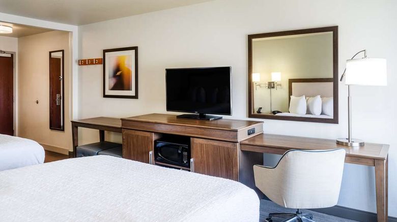 <b>Hampton Inn Irvine East Lake Forest Room</b>. Images powered by <a href="https://iceportal.shijigroup.com/" title="IcePortal" target="_blank">IcePortal</a>.