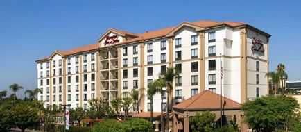 Hampton Inn & Suites Garden Grove Exterior