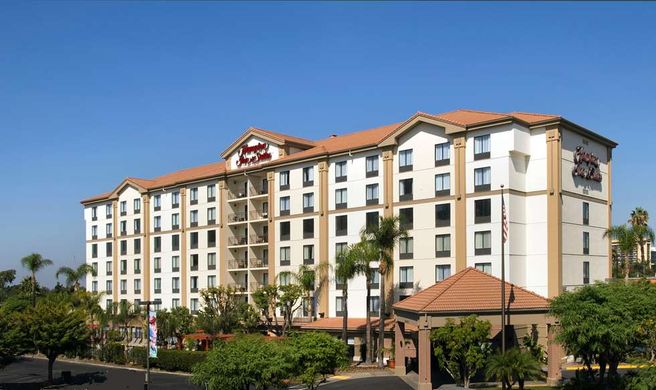 Hampton Inn & Suites Garden Grove Exterior