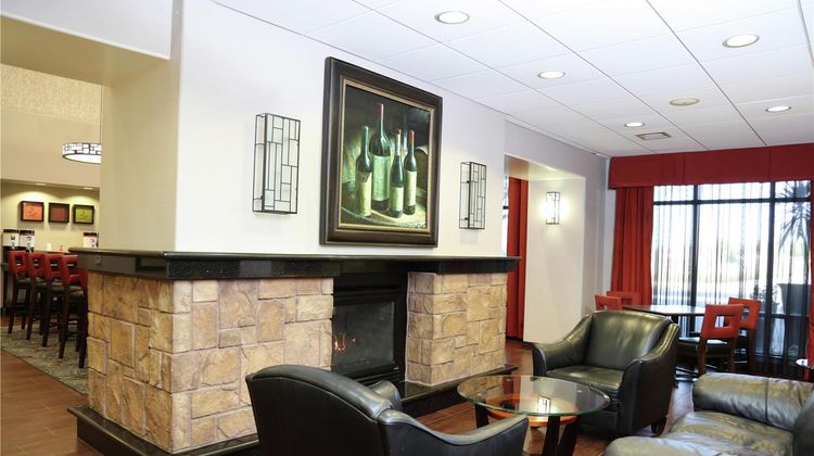 Hampton Inn & Suites Temecula Lobby
