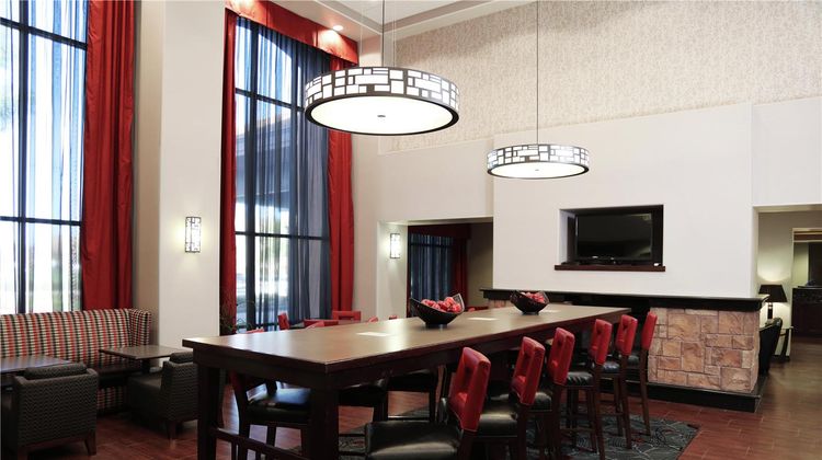 Hampton Inn & Suites Temecula Restaurant