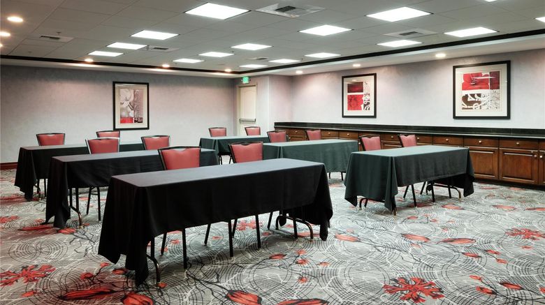 <b>Hampton Inn & Suites Temecula Meeting</b>. Images powered by <a href="https://iceportal.shijigroup.com/" title="IcePortal" target="_blank">IcePortal</a>.