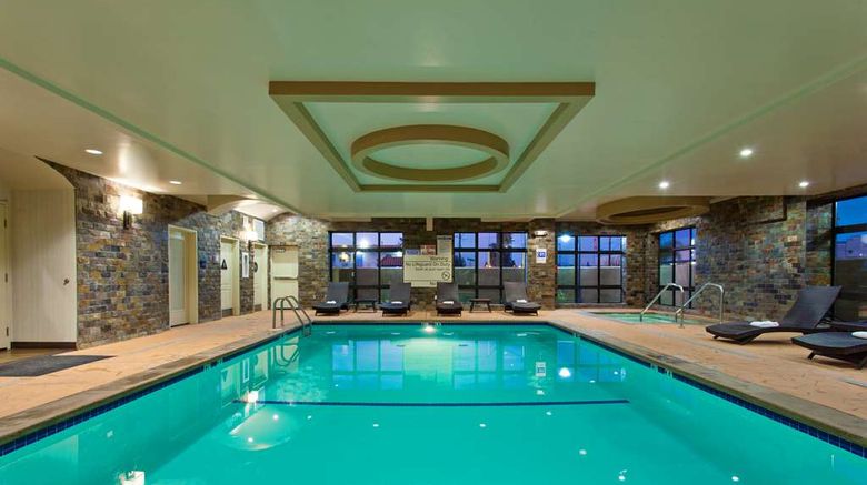 <b>Hampton Inn Los Angeles Int'l Airport Pool</b>. Images powered by <a href="https://iceportal.shijigroup.com/" title="IcePortal" target="_blank">IcePortal</a>.