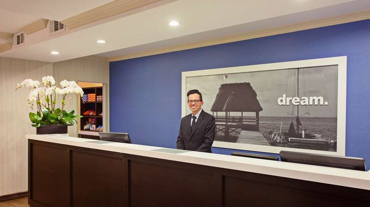 Hampton Inn Los Angeles Int'l Airport Lobby