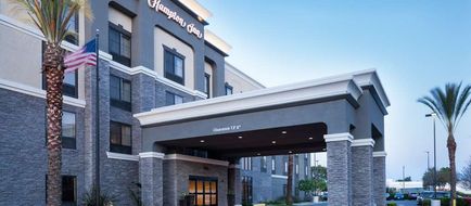 Hampton Inn Los Angeles Exterior
