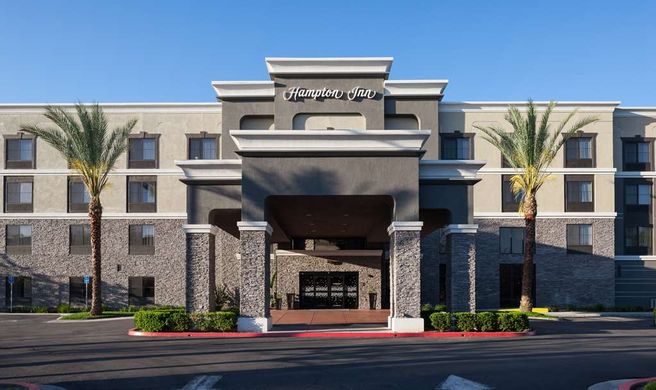Hampton Inn Los Angeles Exterior