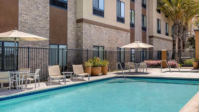 <b>Hilton Garden Inn Los Angeles/Redondo Pool</b>. Images powered by <a href="https://iceportal.shijigroup.com/" title="IcePortal" target="_blank">IcePortal</a>.
