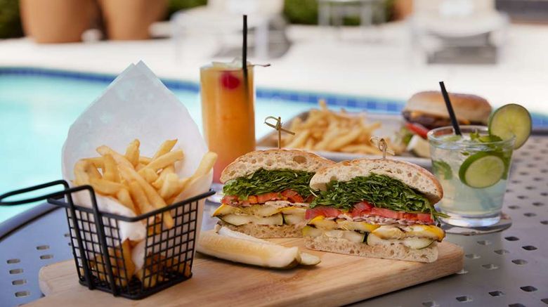 <b>Hilton Garden Inn Los Angeles/Redondo Restaurant</b>. Images powered by <a href="https://iceportal.shijigroup.com/" title="IcePortal" target="_blank">IcePortal</a>.