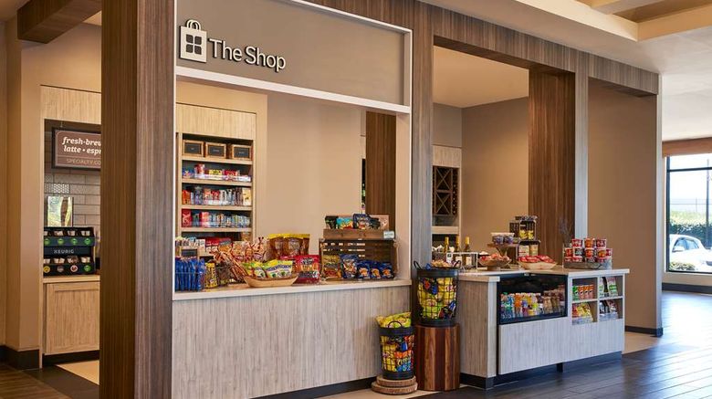 <b>Hilton Garden Inn Los Angeles/Redondo Restaurant</b>. Images powered by <a href="https://iceportal.shijigroup.com/" title="IcePortal" target="_blank">IcePortal</a>.