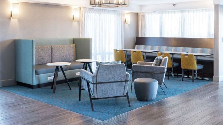 <b>Hampton Inn Los Angeles/Santa Clarita Lobby</b>. Images powered by <a href="https://iceportal.shijigroup.com/" title="IcePortal" target="_blank">IcePortal</a>.