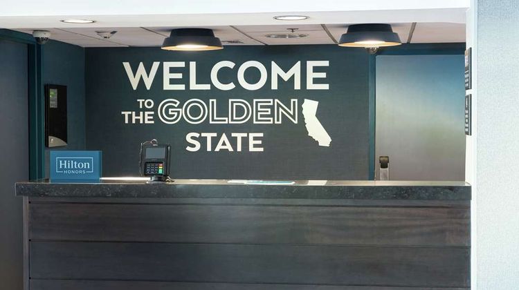 Hampton Inn Los Angeles/Santa Clarita Lobby