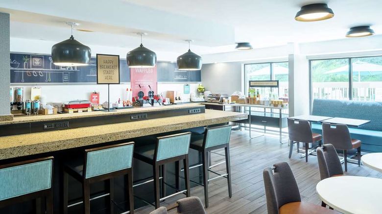 <b>Hampton Inn Los Angeles/Santa Clarita Restaurant</b>. Images powered by <a href="https://iceportal.shijigroup.com/" title="IcePortal" target="_blank">IcePortal</a>.