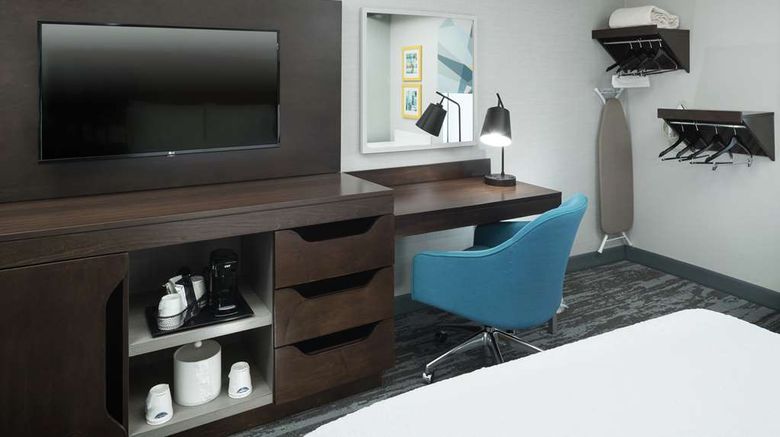 <b>Hampton Inn Los Angeles/Santa Clarita Room</b>. Images powered by <a href="https://iceportal.shijigroup.com/" title="IcePortal" target="_blank">IcePortal</a>.