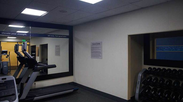 <b>Hampton Inn & Suites LA/Sherman Oaks Health</b>. Images powered by <a href="https://iceportal.shijigroup.com/" title="IcePortal" target="_blank">IcePortal</a>.