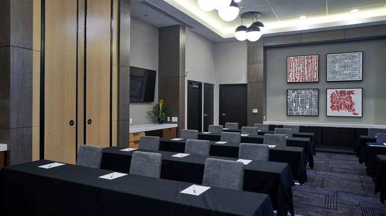 <b>Hampton Inn & Suites LA/Sherman Oaks Meeting</b>. Images powered by <a href="https://iceportal.shijigroup.com/" title="IcePortal" target="_blank">IcePortal</a>.