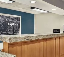 Hampton Inn Lubbock Lobby