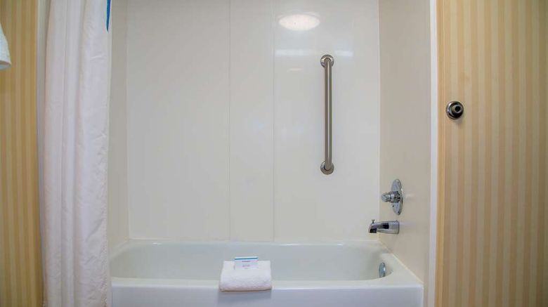 <b>Hampton Inn Lewisburg Room</b>. Images powered by <a href="https://iceportal.shijigroup.com/" title="IcePortal" target="_blank">IcePortal</a>.
