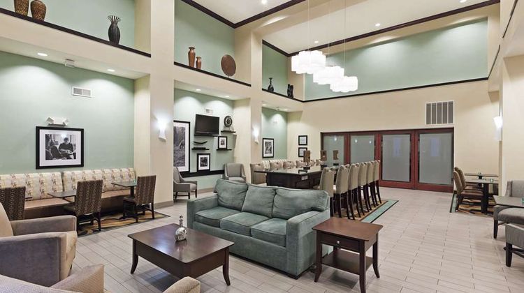 Hampton Inn & Suites Liberal Lobby