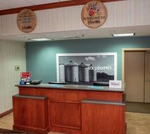 Hampton Inn Lebanon Lobby