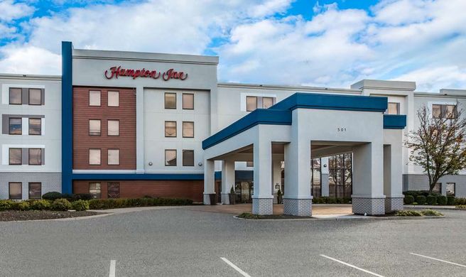 Hampton Inn Linden Exterior