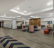 Hampton Inn Linden Lobby