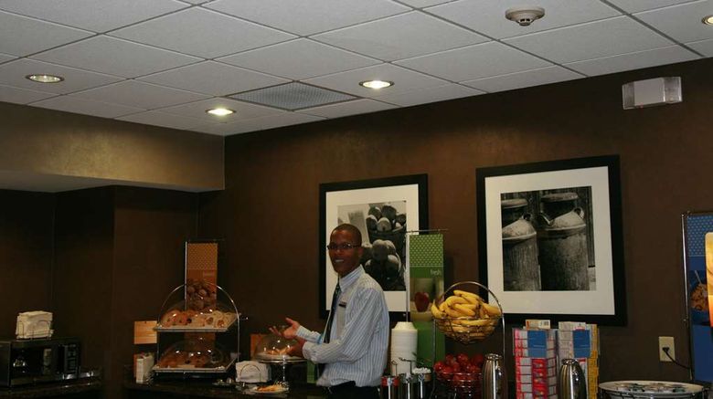 <b>Hampton Inn & Suites Lebanon Restaurant</b>. Images powered by <a href="https://iceportal.shijigroup.com/" title="IcePortal" target="_blank">IcePortal</a>.