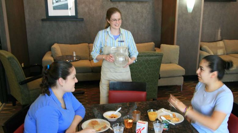 <b>Hampton Inn & Suites Lebanon Restaurant</b>. Images powered by <a href="https://iceportal.shijigroup.com/" title="IcePortal" target="_blank">IcePortal</a>.