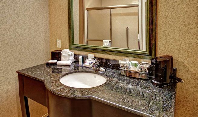 Hampton Inn & Suites Lebanon Room