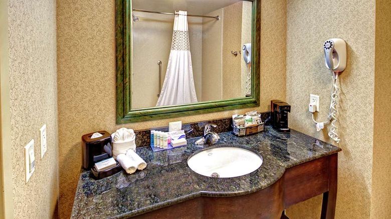 <b>Hampton Inn & Suites Lebanon Room</b>. Images powered by <a href="https://iceportal.shijigroup.com/" title="IcePortal" target="_blank">IcePortal</a>.