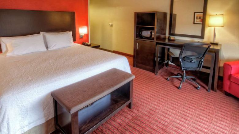 <b>Hampton Inn & Suites Lebanon Room</b>. Images powered by <a href="https://iceportal.shijigroup.com/" title="IcePortal" target="_blank">IcePortal</a>.