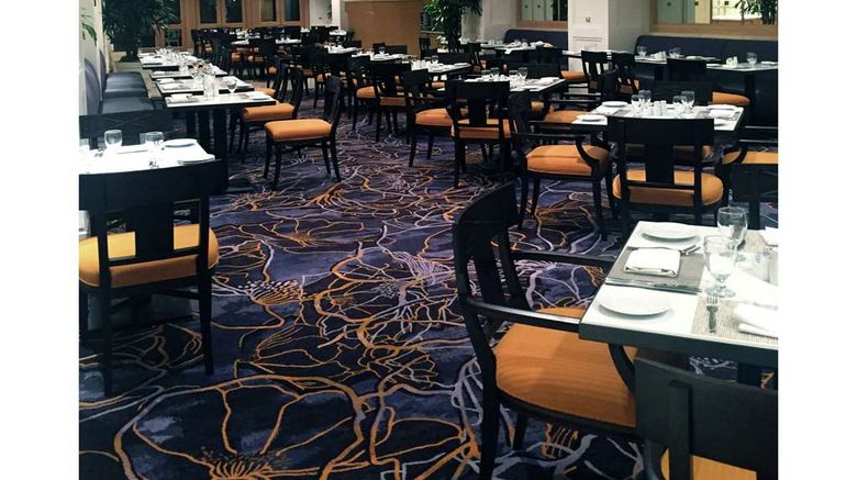<b>Hilton Saint Petersburg ExpoForum Restaurant</b>. Images powered by <a href="https://iceportal.shijigroup.com/" title="IcePortal" target="_blank">IcePortal</a>.