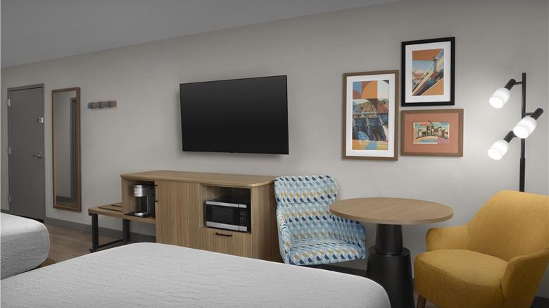 <b>Hampton Inn Lenoir City Room</b>. Images powered by <a href="https://iceportal.shijigroup.com/" title="IcePortal" target="_blank">IcePortal</a>.