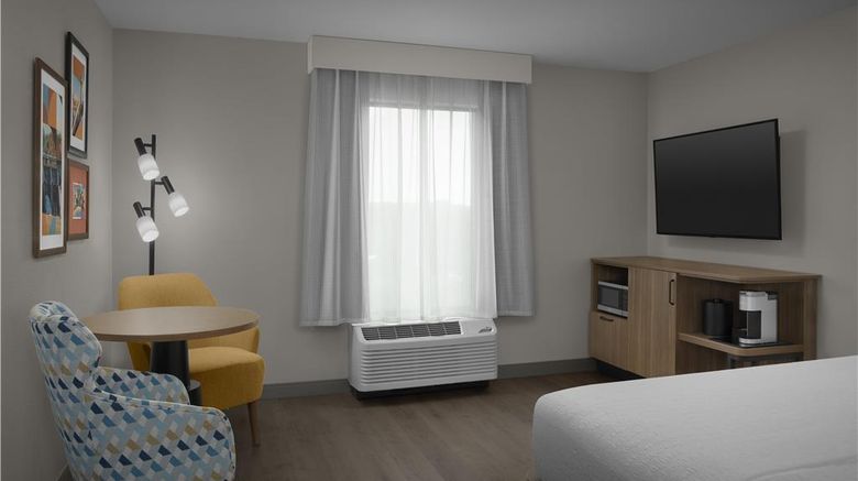 <b>Hampton Inn Lenoir City Room</b>. Images powered by <a href="https://iceportal.shijigroup.com/" title="IcePortal" target="_blank">IcePortal</a>.