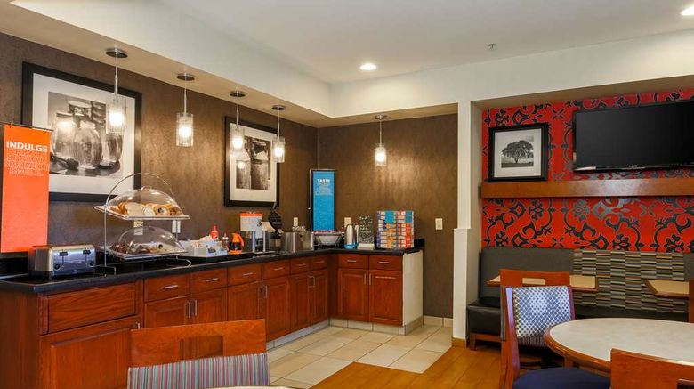 <b>Hampton Inn Lexington South-Keeneland Restaurant</b>. Images powered by <a href="https://iceportal.shijigroup.com/" title="IcePortal" target="_blank">IcePortal</a>.