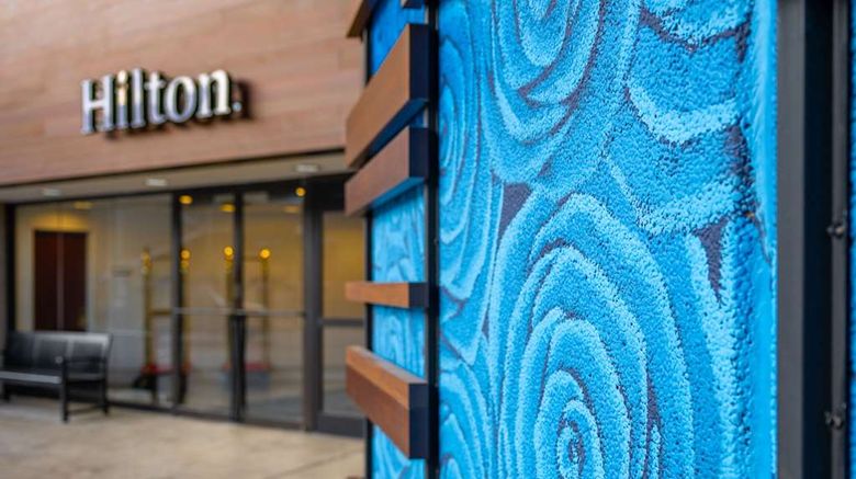 <b>Hilton Lexington/Downtown Exterior</b>. Images powered by <a href="https://iceportal.shijigroup.com/" title="IcePortal" target="_blank">IcePortal</a>.