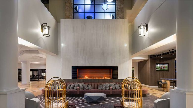 <b>Hilton Lexington/Downtown Lobby</b>. Images powered by <a href="https://iceportal.shijigroup.com/" title="IcePortal" target="_blank">IcePortal</a>.