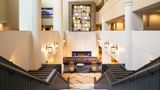<b>Hilton Lexington/Downtown Lobby</b>. Images powered by <a href="https://iceportal.shijigroup.com/" title="IcePortal" target="_blank">IcePortal</a>.