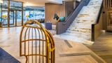 <b>Hilton Lexington/Downtown Lobby</b>. Images powered by <a href="https://iceportal.shijigroup.com/" title="IcePortal" target="_blank">IcePortal</a>.