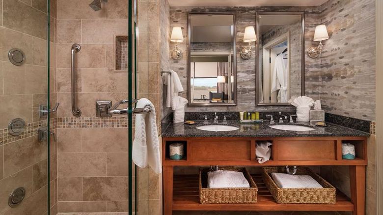 <b>Hilton Lexington/Downtown Room</b>. Images powered by <a href="https://iceportal.shijigroup.com/" title="IcePortal" target="_blank">IcePortal</a>.