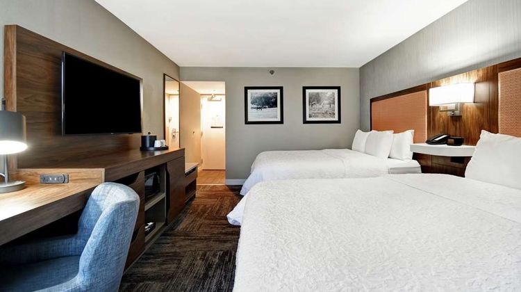 Hampton Inn I-75 Room