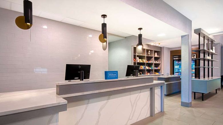 <b>Homewood Suites Hamburg Lobby</b>. Images powered by <a href="https://iceportal.shijigroup.com/" title="IcePortal" target="_blank">IcePortal</a>.