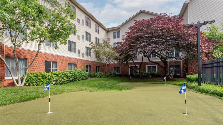 <b>Homewood Suites Lexington Fayette Mall Golf</b>. Images powered by <a href="https://iceportal.shijigroup.com/" title="IcePortal" target="_blank">IcePortal</a>.