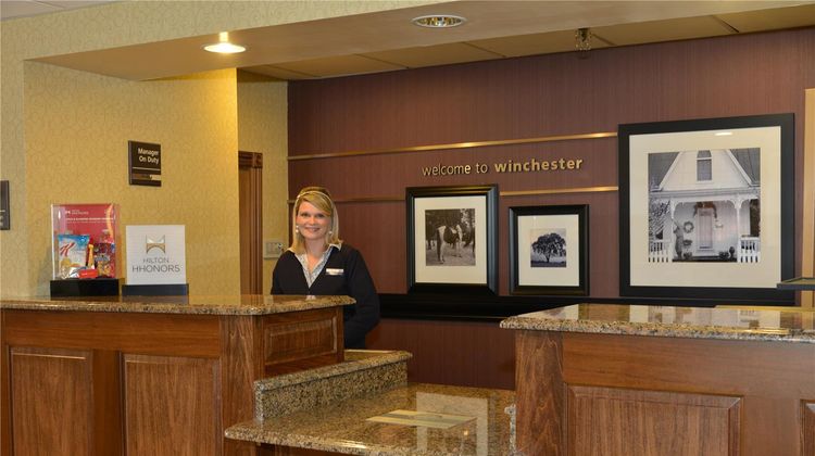Hampton Inn Winchester Lobby