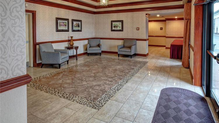 Hampton Inn Winchester Lobby